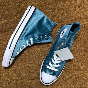 Converse Chuck Taylor Hi NWT
